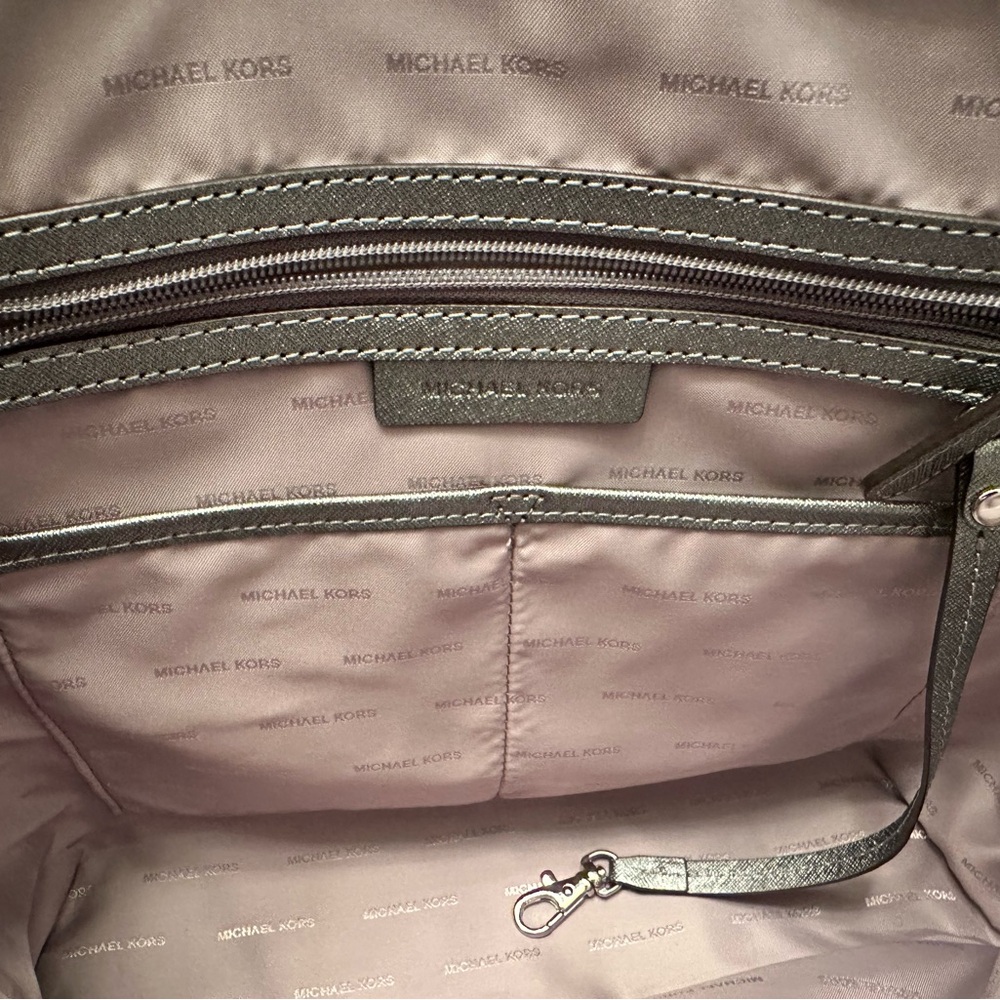 Authentic like new Michael Kors, metallic silver purse - Picture 7 of 10
